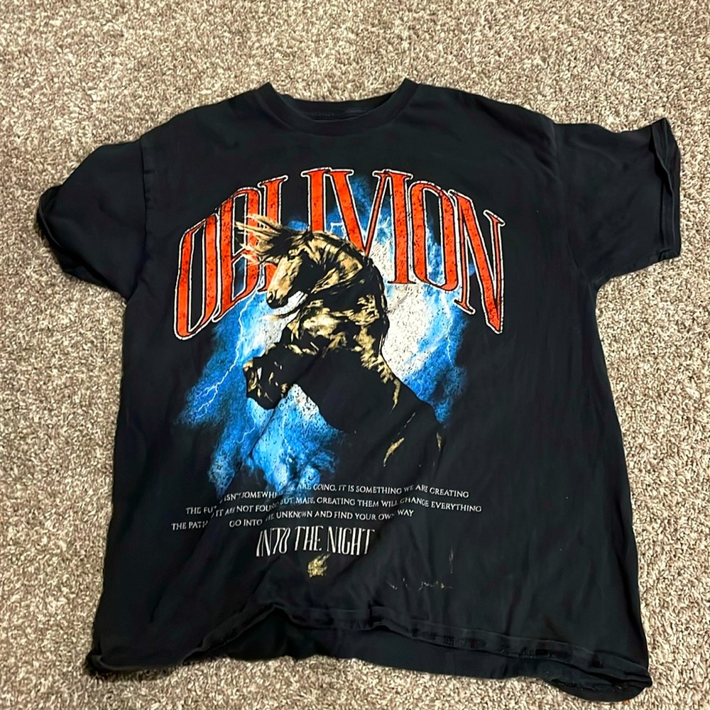 Black PacSun tee